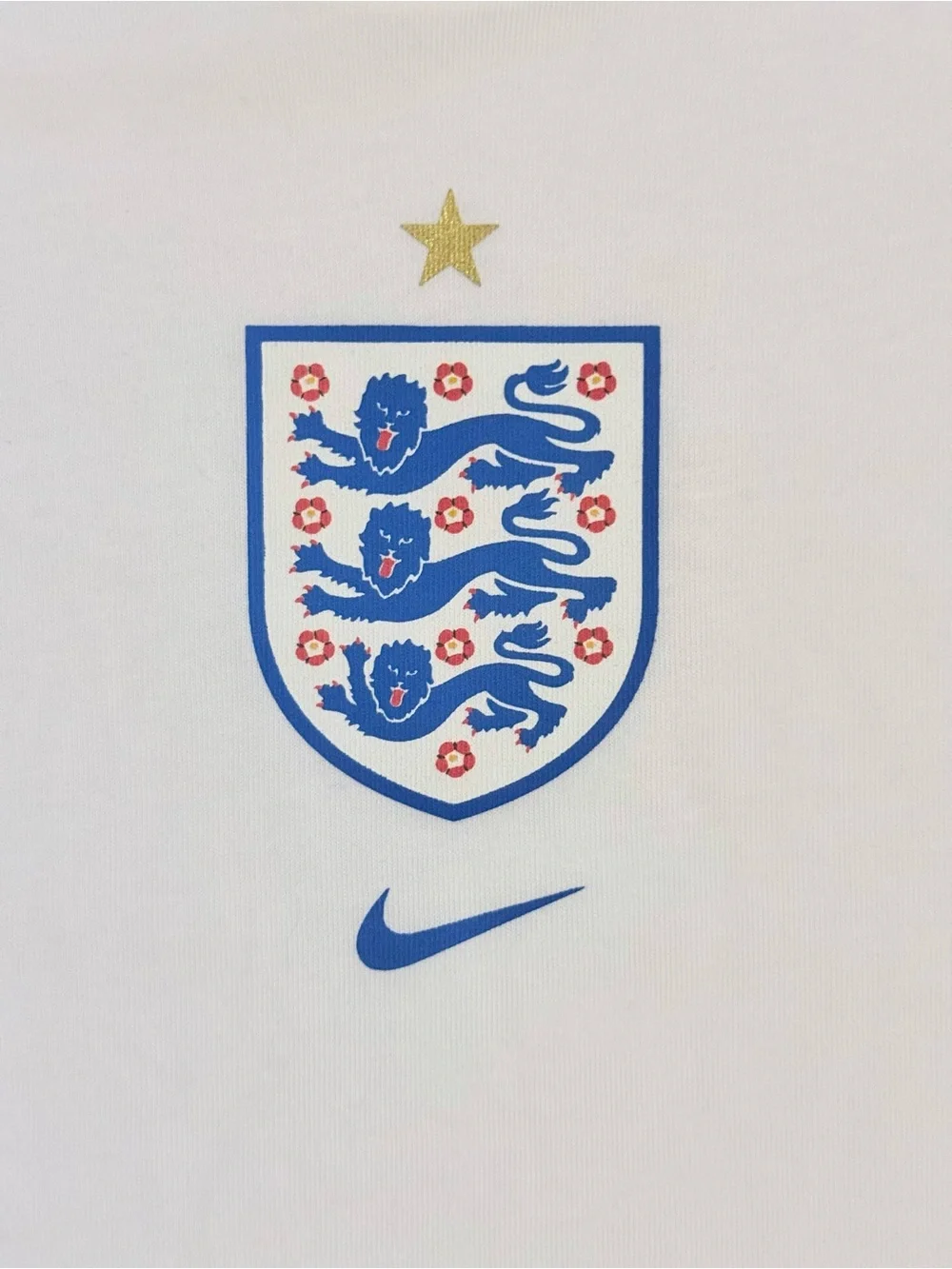 Nike England National Soccer Crest 2026-2027 T-Shirt - NEW W/ TAGS